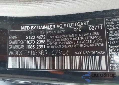 2011 Mercedes-Benz C 300 Sport 4Matic z USA, uszkodzony, nr VIN WDDGF8BB3BR167936